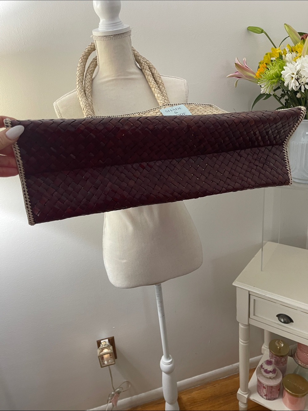 Shade & Shore Brown and Cream Woven Ombre Tote - Picture 4 of 9